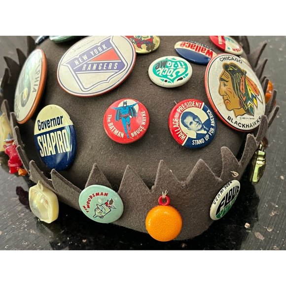 Vintage 1960\'s Felt Beanie Cap Hat w Pinbacks & charms MLB Politics Batman Rare! main image 9